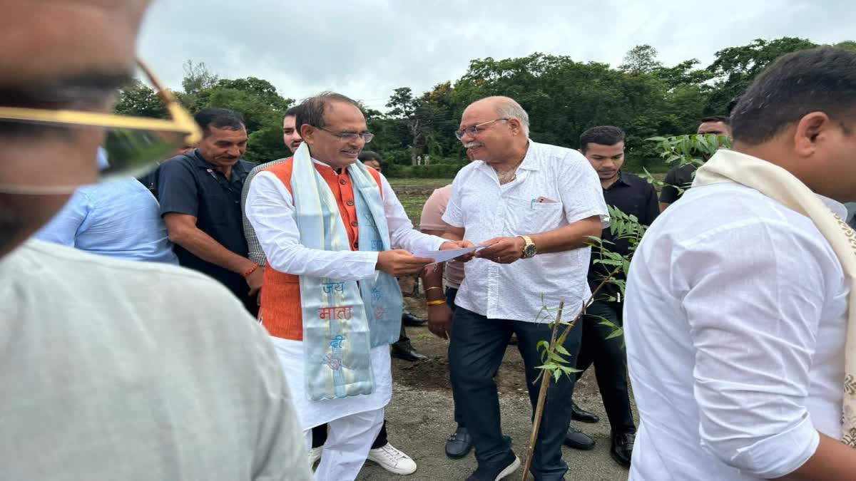 protest against Maharajpur candidate Kamakhya