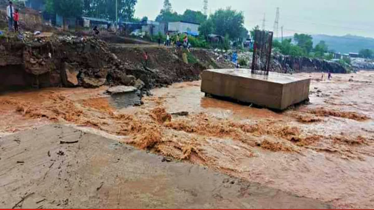 baddi-toll-barrier-bridge-broken-after-heavy-rains-in-solan-disaster-himachal-floods