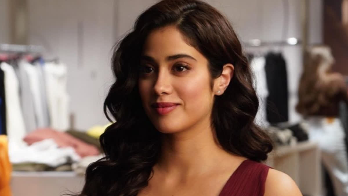 Bollywood actor Janhvi Kapoor, in a recent conversation, talked about dating and relationships. The actor said she just accepts genuine connections when it comes to dating.