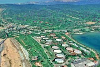 Petroleum asphalt remains in Yellowstone River  even after cleanup from train derailment  train derailment  ಮೊಂಟಾನ ರೈಲು ಅಪಘಾತ  ಶುಚಿಗೊಳಿಸುವ ಕಾರ್ಯಕ್ಕೆ ಅತೃಪ್ತಿ ವ್ಯಕ್ತಪಡಿಸಿದ ಸರ್ಕಾರ  ಯೆಲ್ಲೊಸ್ಟೋನ್ ನದಿಯಲ್ಲಿ ಸೇತುವೆ  ಡಾಂಬರ್​ ಮತ್ತು ಸಲ್ಫರ್​ ನದಿ  ಅಮೆರಿಕದ ಮೊಂಟಾನಾ ರಾಜ್ಯ  ಡಾಂಬರು ಟ್ಯಾಂಕರ್ ಮತ್ತು ನಾಲ್ಕು ಸಲ್ಫರ್ ಟ್ಯಾಂಕರ್