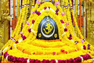 charming-decoration-of-yellow-flowers-to-somnath-mahadev