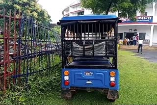 e-rickshaws-that-were-stolen-three-days-ago-recovered-by-police-at-their-locations