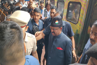 Guv Visits Malda