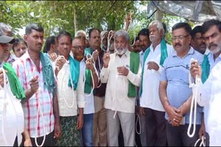 protest-by-farmers-holding-hanging-noose-in-mandya
