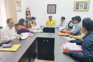 Dhan Singh Rawat Held Health Department Meeting