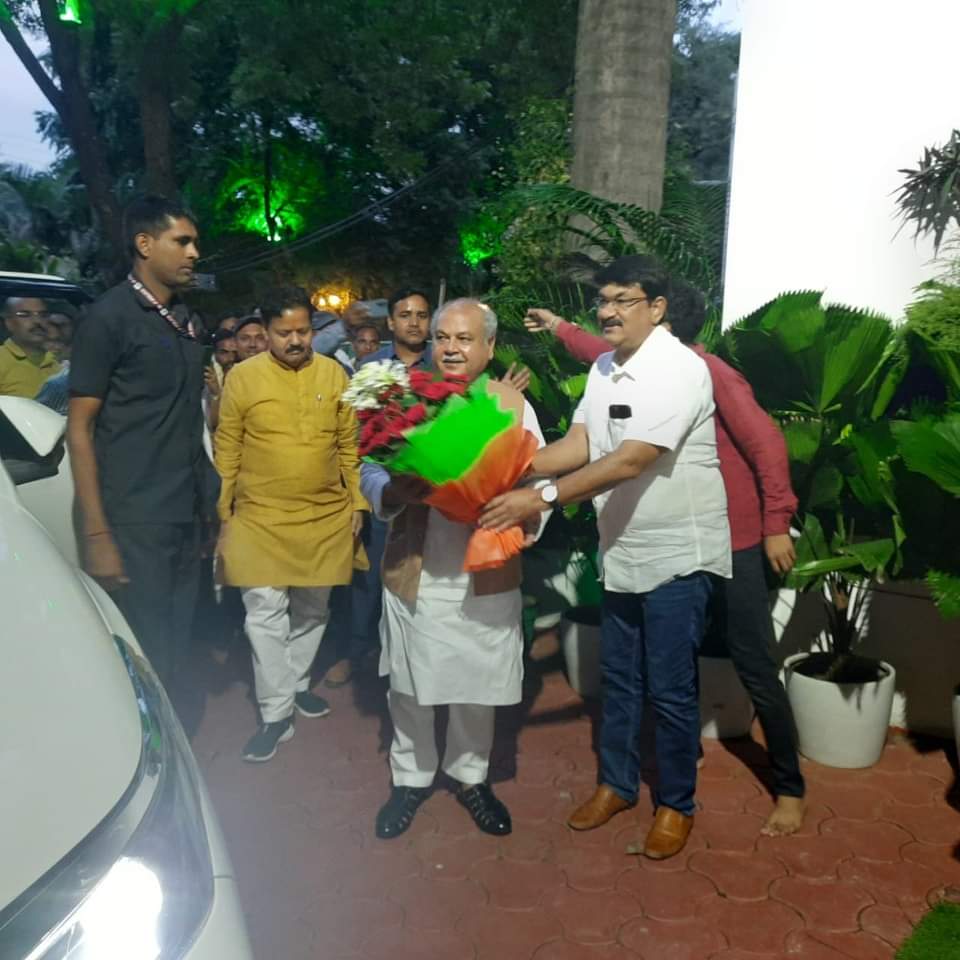 Minister Tomar reached Mahendra Sisodia house