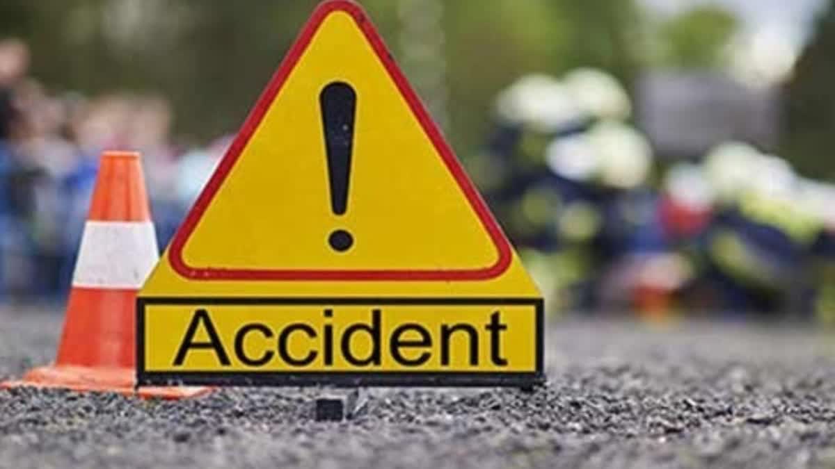 Car Accident In Madhya Pradesh  Five killed in car accident  Madhya Pradesh accident Five killed  Umariya Madhya Pradesh Accident Five killed  കാർ നിയന്ത്രണം വിട്ട് റോഡരികിലെ മരത്തിലിടിച്ചു  കാർ അപകടം  മധ്യപ്രദേശ് കാർ അപകടം അഞ്ച് മരണം  മധ്യപ്രദേശ് ഉമരിയ വാഹനാപകടം  വാഹനം മരത്തിലിടിച്ച് മരണം