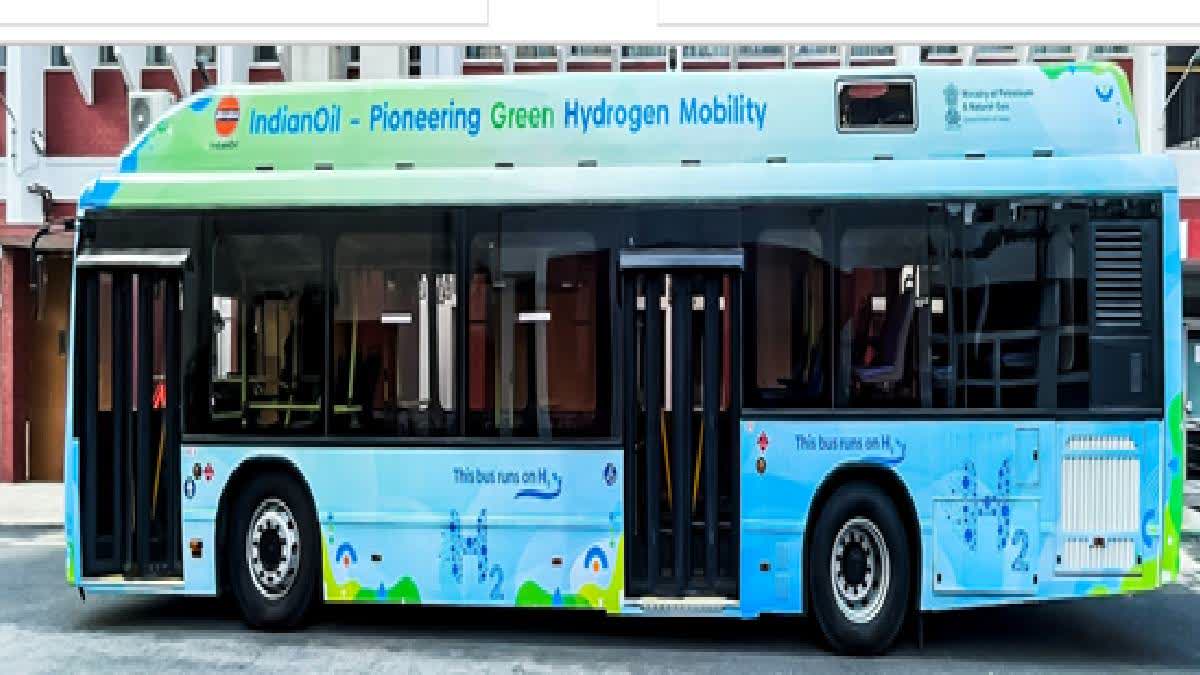 Hardeep Singh Puri flags off India's first hydrogen fuel cell bus
