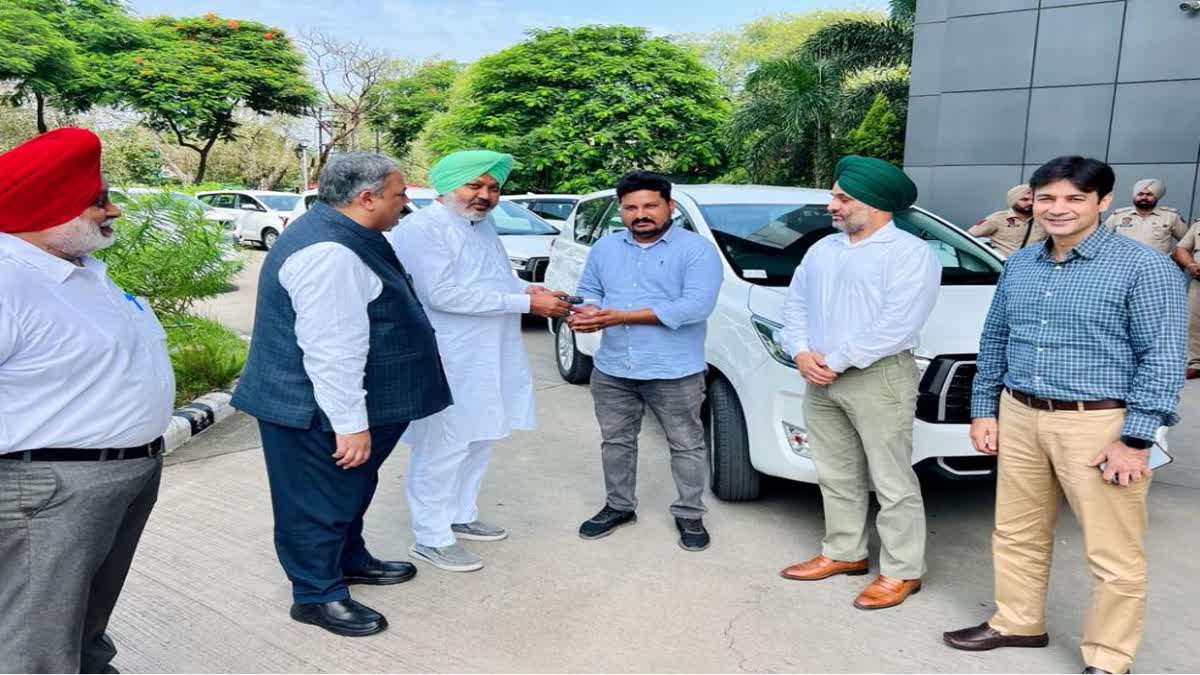 24 Vehicles For Excise Enforcement Units: ਐਸ.ਆਈ.ਪੀ.ਯੂ. ਅਤੇ ਐਕਸਾਈਜ਼ ਇਨਫੋਰਸਮੈਂਟ ਯੂਨਿਟਾਂ ਲਈ 24 ਵਾਹਨਾਂ ਨੂੰ ਦਿੱਤੀ ਹਰੀ ਝੰਡੀ