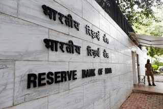 RBI imposes penalty on SBI, Indian Bank, Punjab & Sind Bank