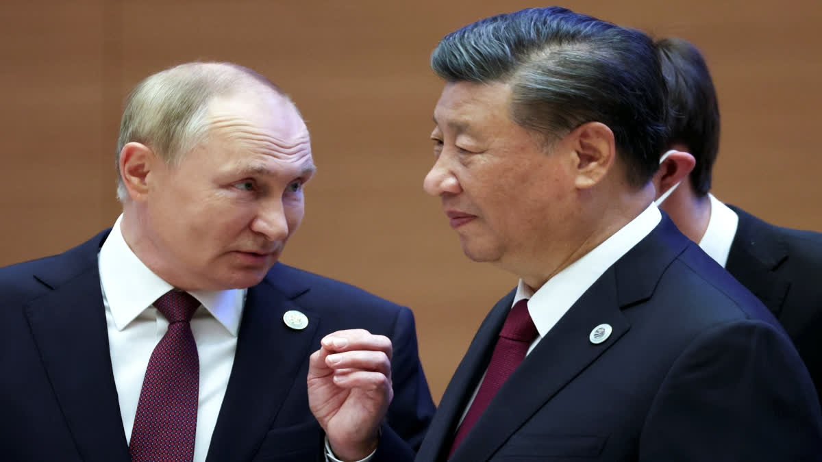 Russian President Vladimir Putin with Chinese President Xi Jinping