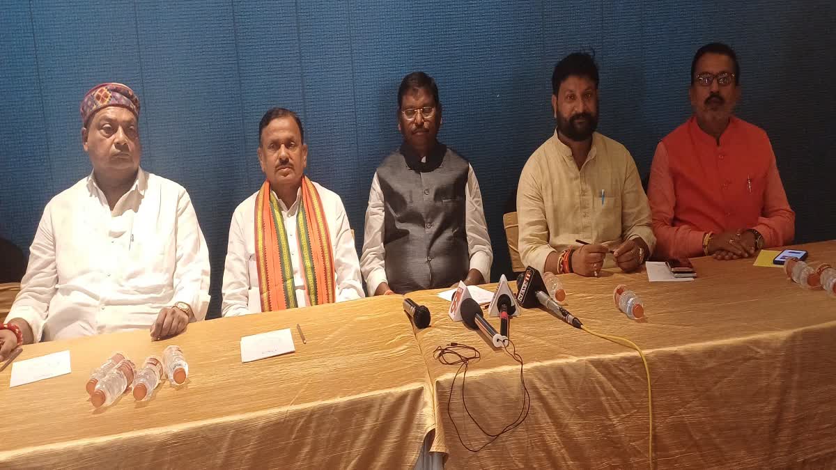 ex-minister-arjun-munda-press-conference-addressing-saraikela