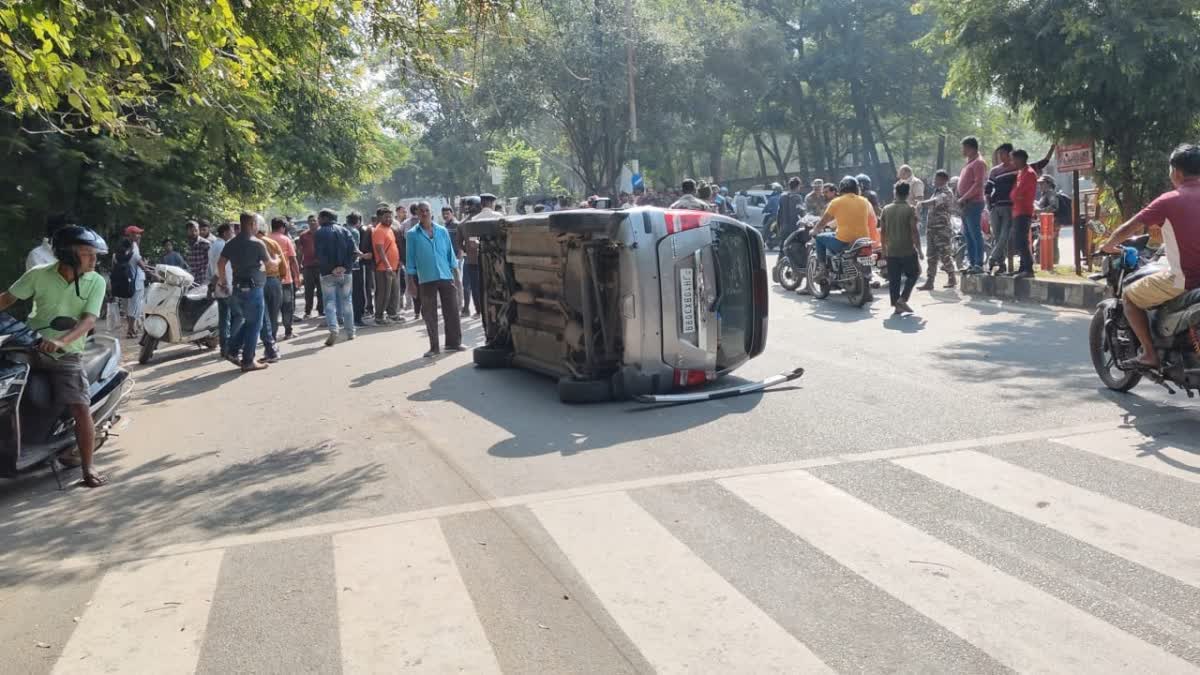 Elderly Woman Hit And Dragged By Car  Elderly Woman Hit By Car  കാറപകടം  വാഹനാപകടം  ഭിന്നശേഷിക്കാരൻ ഓടിച്ച കാർ ഇടിച്ച് പരിക്ക്  കാർ ഇടിച്ച് വയോധികയ്‌ക്ക് പരിക്ക്  കാർ ഇടിച്ചിട്ട ശേഷം വലിച്ചിഴച്ചു  car accident  accident