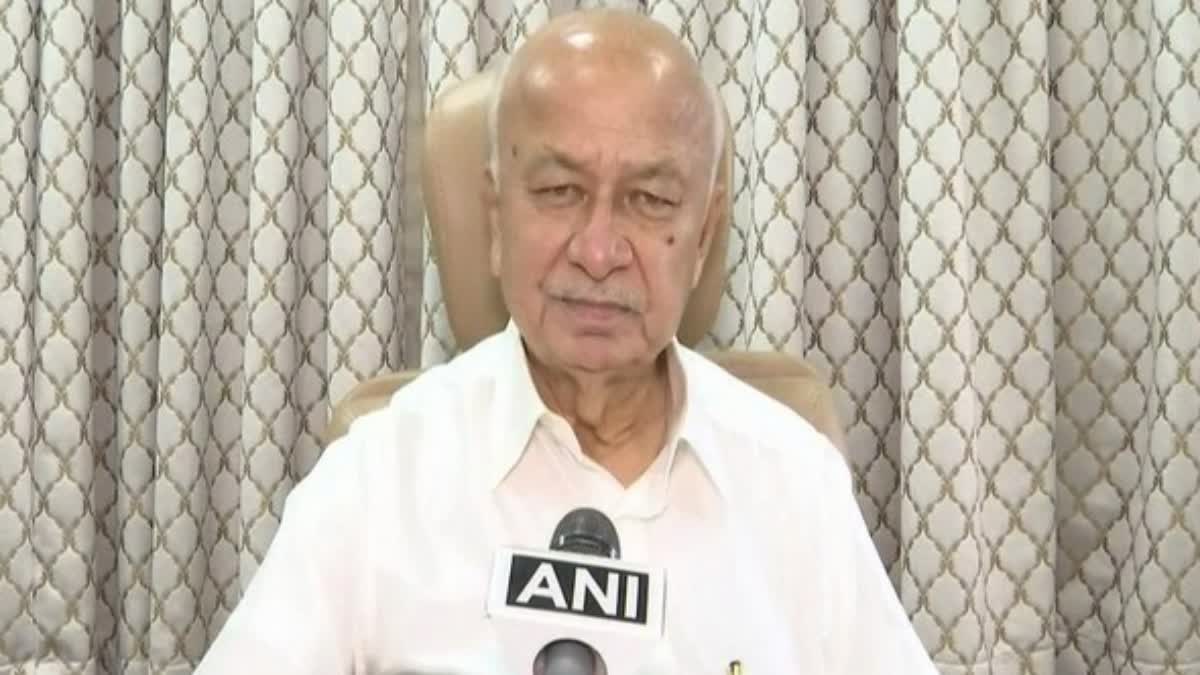 Sushil Shinde Announces Retirement