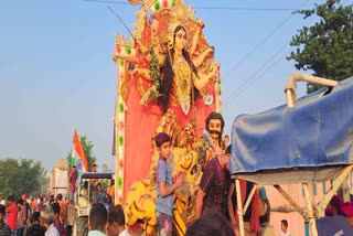 गोपालगंज में मां दुर्गा की प्रतिमाओं का विसर्जन