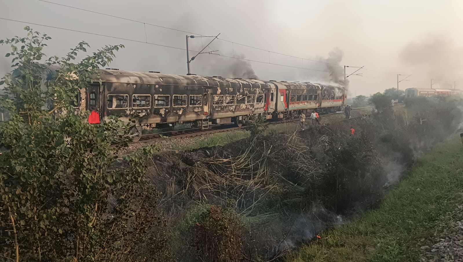 पातालकोट एक्सप्रेस में आग.