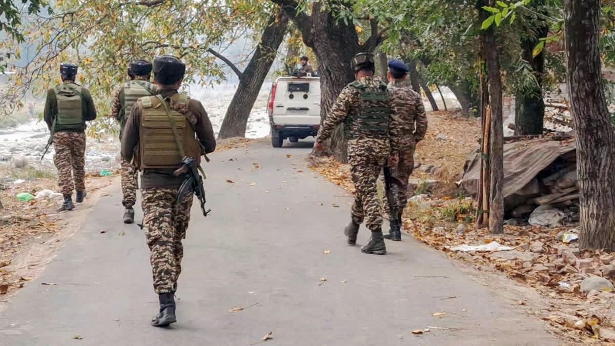 KASHMIR BARAMULLA  BARAMULLA SOLDIER KILLED  BARAMULLA army attack  Attack On Army Vehicle