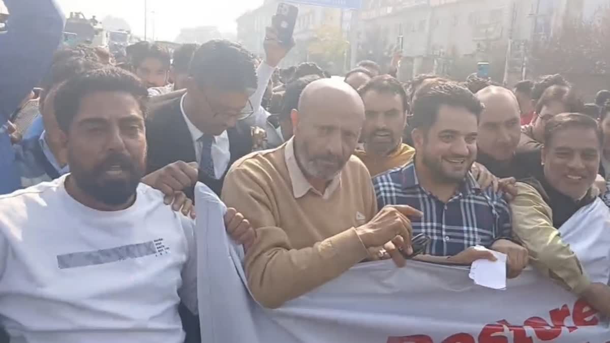 First protest against Omar's government, MP Engineer Rashid demands Darbar Move revival