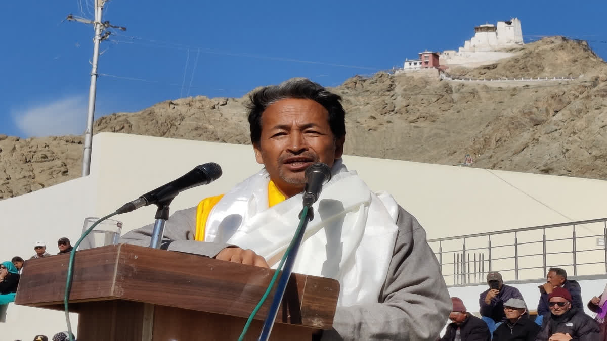 Thousands Of People Accord Grand Reception To Sonam Wangchuk, Delhi Chalo Pad Yatra Volunteers