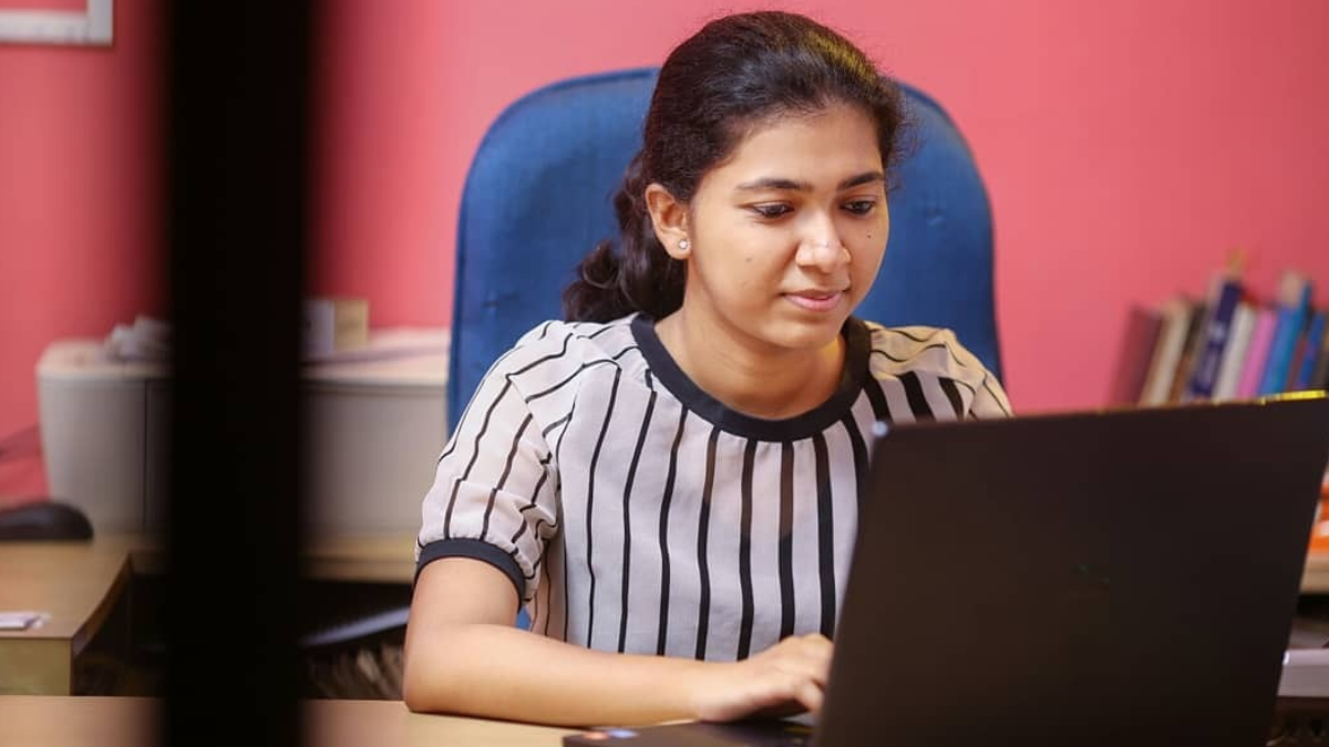 Meet  the world's youngest web designer and also the world's youngest CEO Srilakshmi Suresh