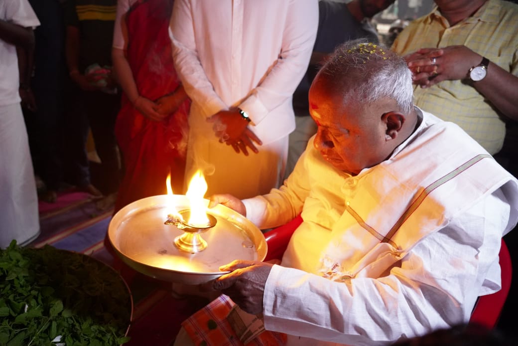 nikhil-kumaraswamy-performs-pooja-at-temples-before-nomination