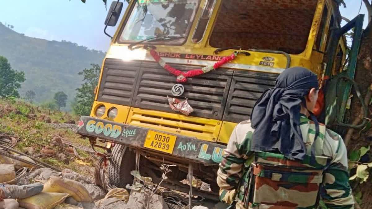 truck overturns in Malkangiri