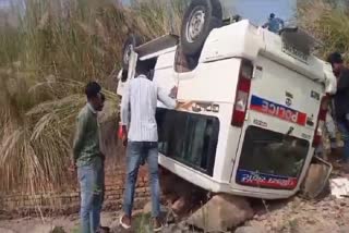 श्रवण कुमार की एस्कार्ट गाड़ी दुर्घटनाग्रस्त