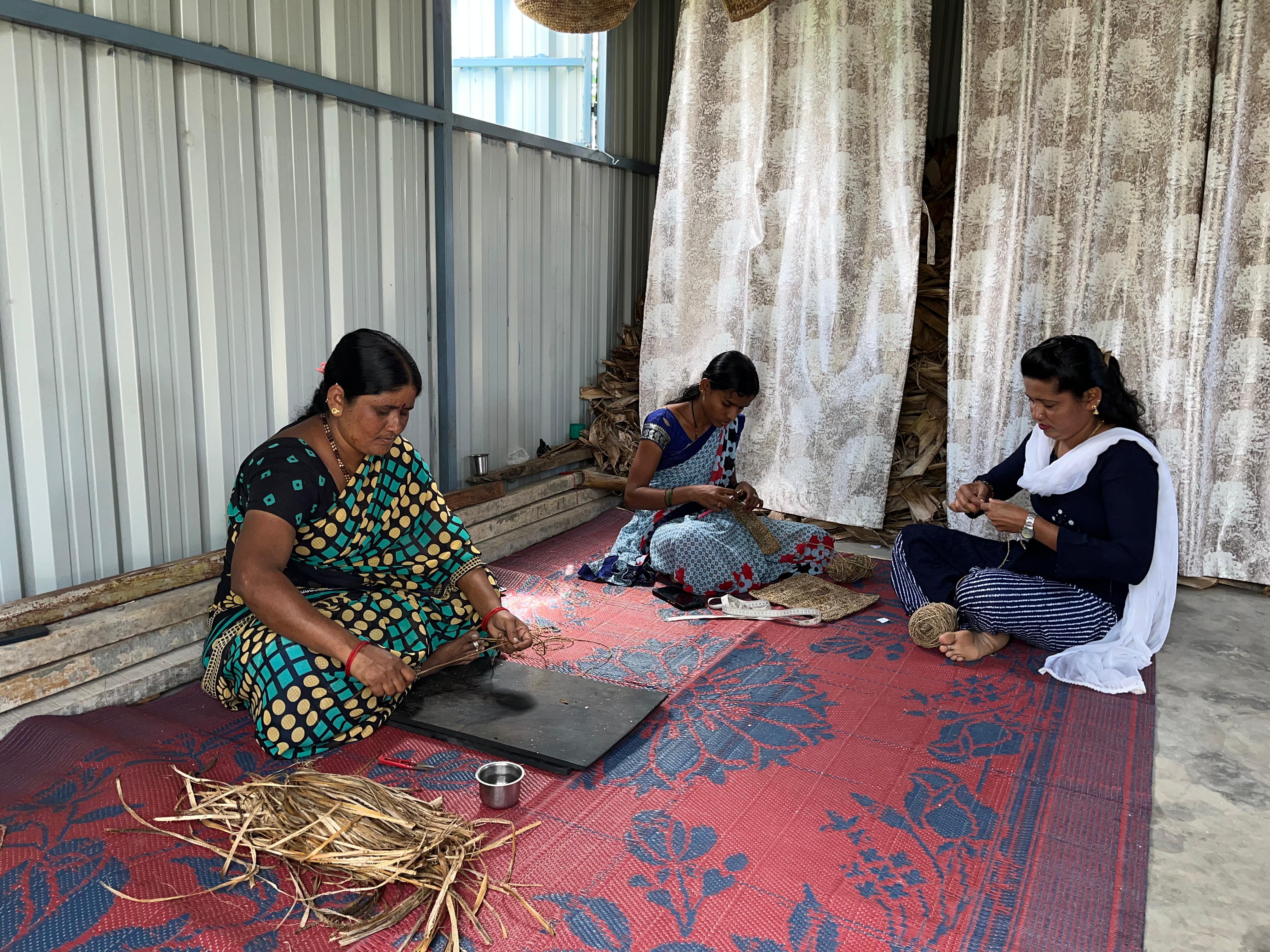 Group of women made things from banana fiber