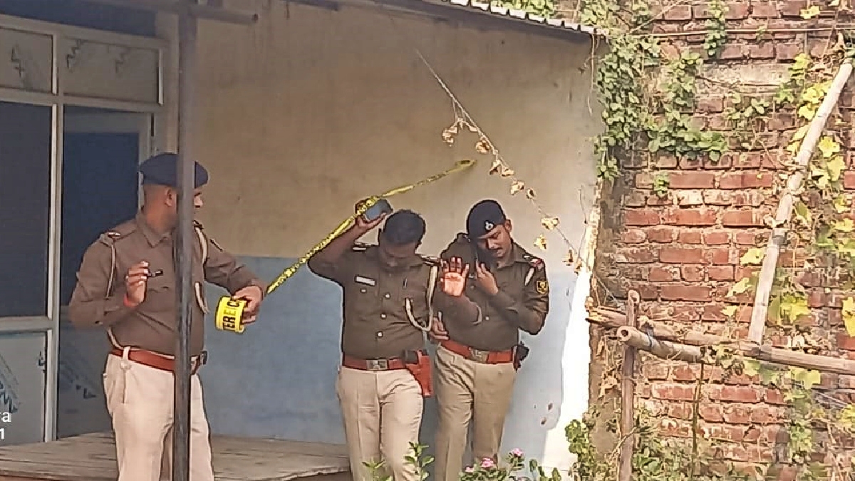 गया में जांच करने पहुंची पुलिस