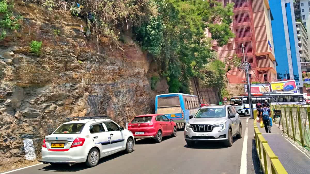 Tourists in Shimla for Christmas and New Year