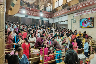 Ujjain witnessed an induction of devotees flocking to seek blessings at the revered Baba Mahakal Temple