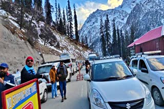 Tourists in Manali for Christmas 2023