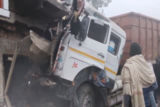 due-to-dense-fog-in-rewari-trolley-entered-fruit-shop