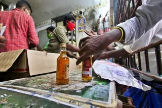 RS 154 crore Liquor sales in 3 days of Christmas in Kerala,ക്രിസ്‌മസിന് കേരളം കുടിച്ചത് 154.77 കോടിയുടെ മദ്യം ,ബെവ്‌കോ വഴി ഞായറാഴ്‌ച മാത്രം 70.73 കോടിയുടെ വില്‍പ്പന