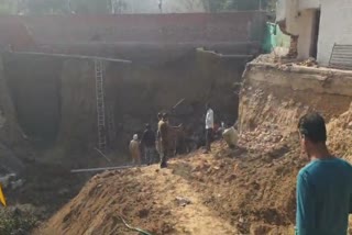 Gurugram Under Construction Wall Collapsed Sector 15 Jagannath Mandir Workers Under Rubble Haryana News