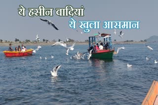 Crowd of tourists gathered in Patratu Lake Resort of Ramgarh