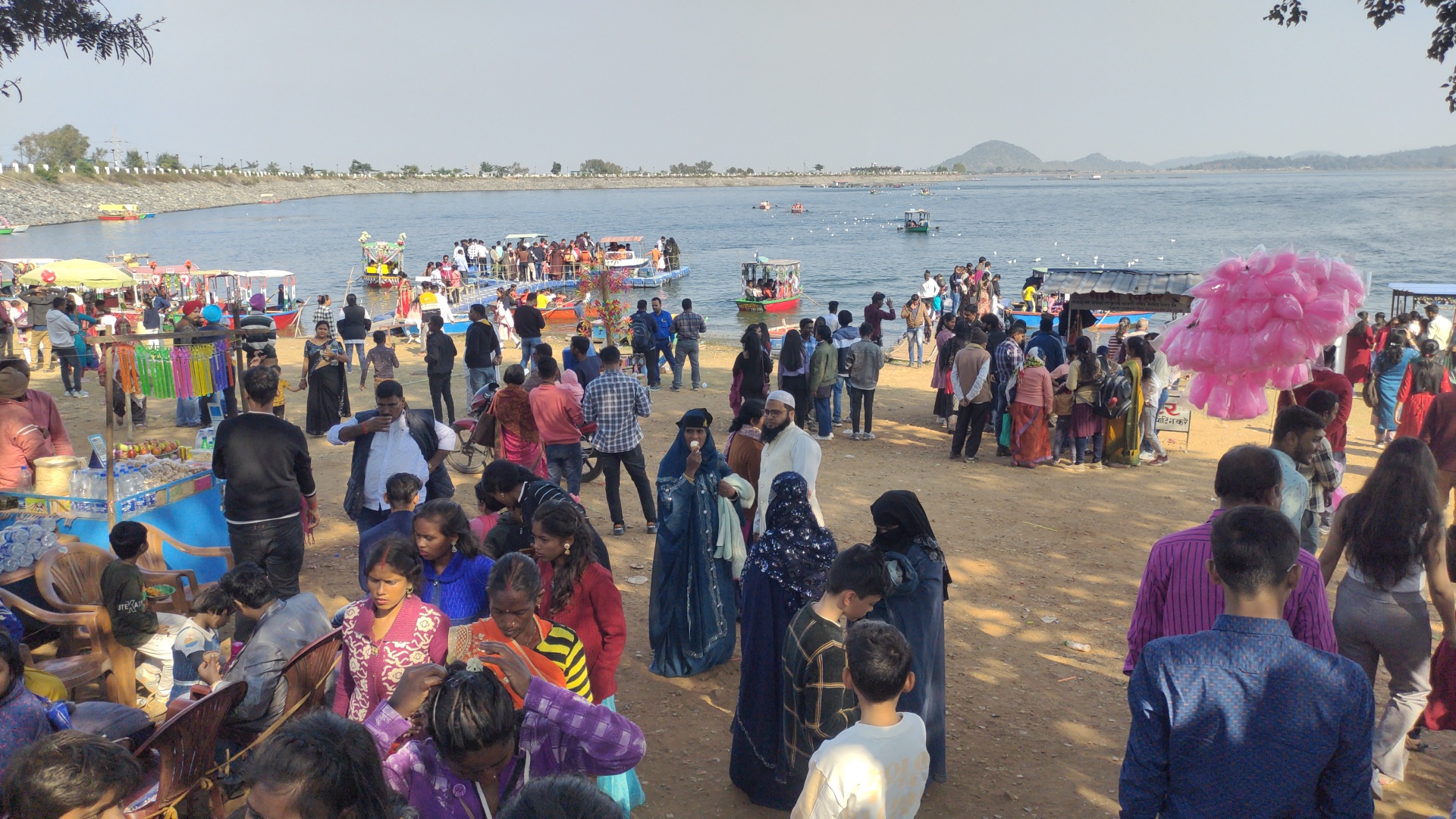 Crowd of tourists gathered in Patratu Lake Resort of Ramgarh