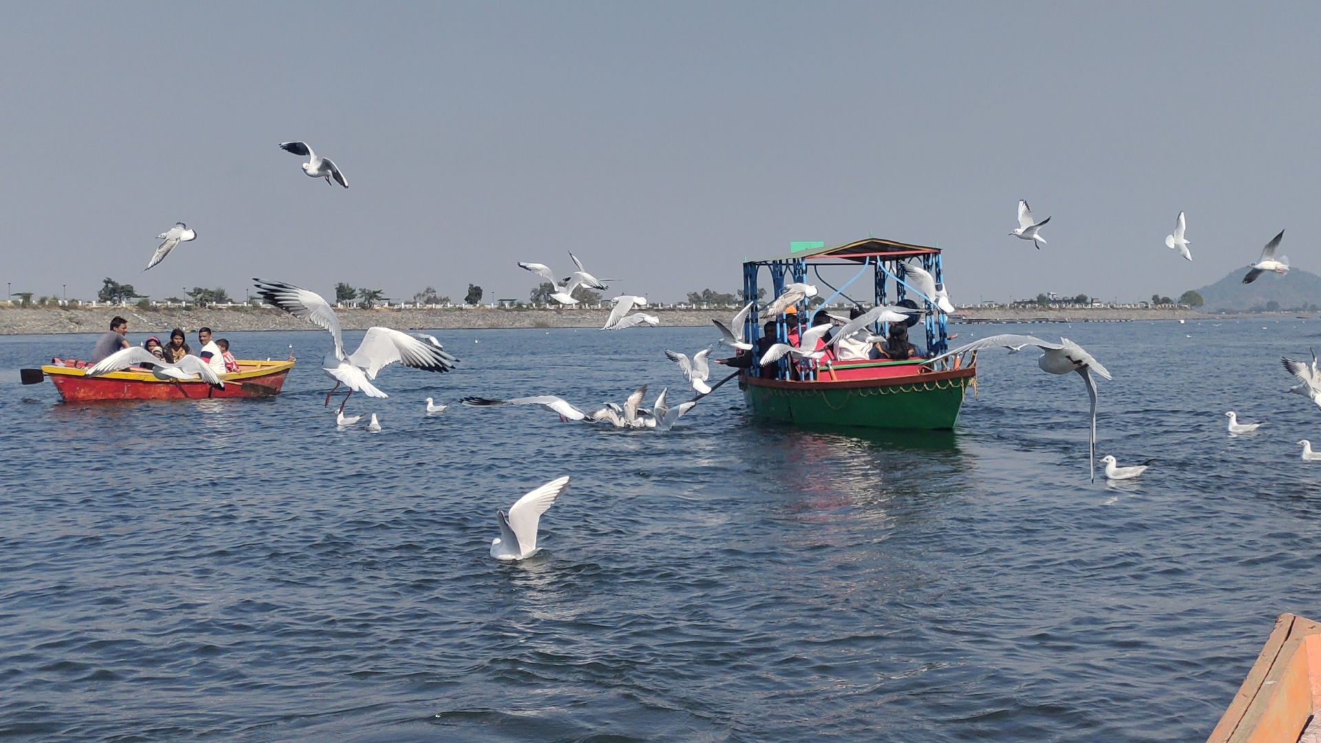 Crowd of tourists gathered in Patratu Lake Resort of Ramgarh