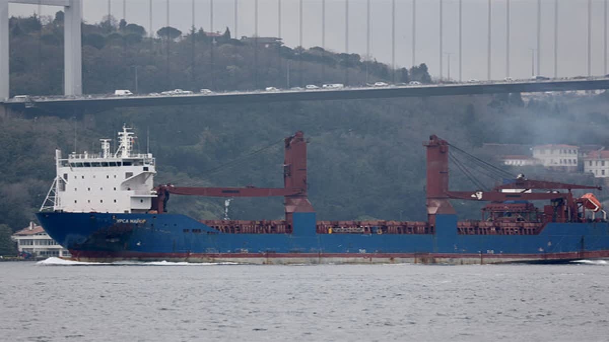 RUSSIAN CARGO SHIP SINKS