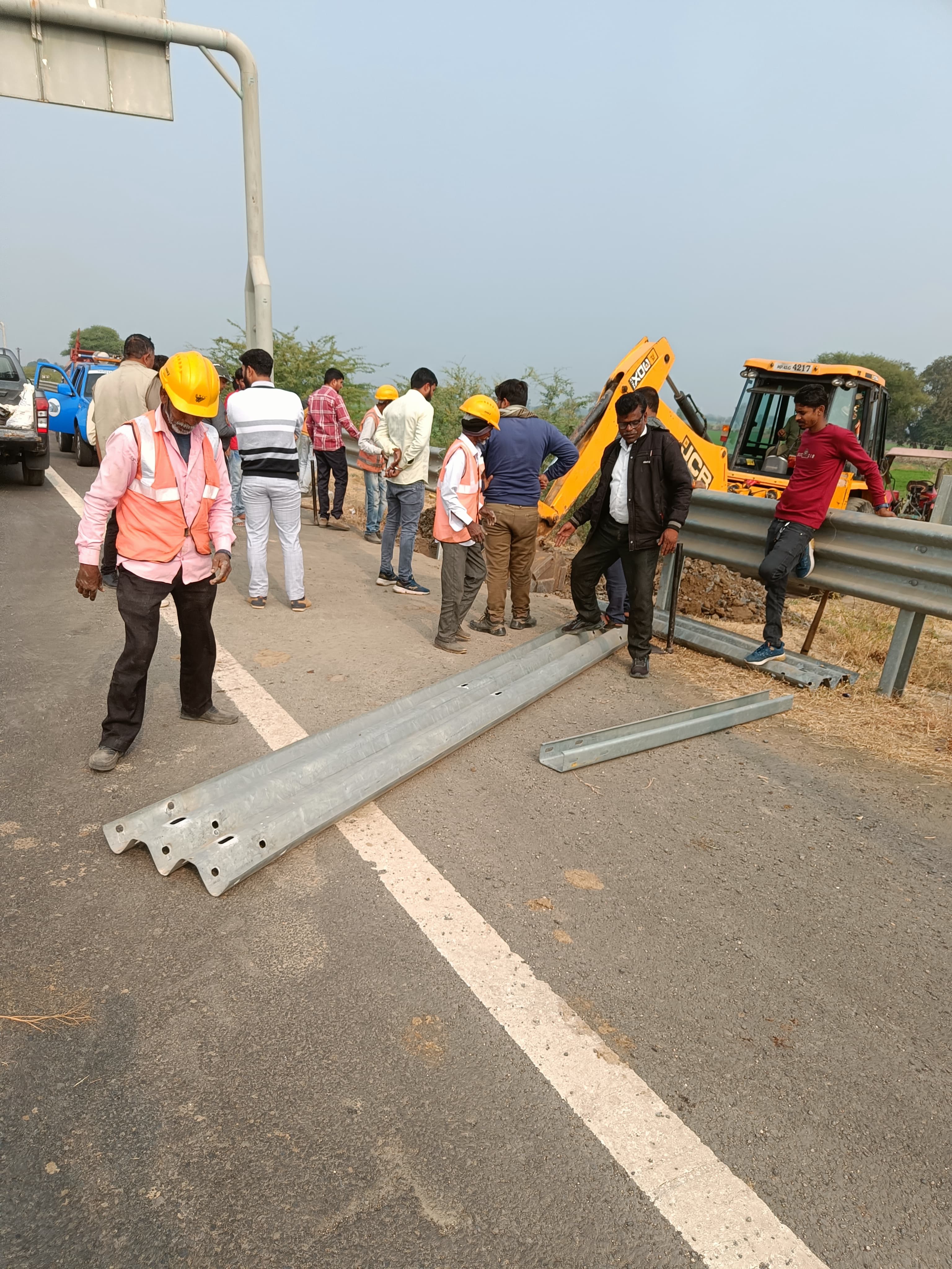 DELHI MUMBAI EXPRESSWAY