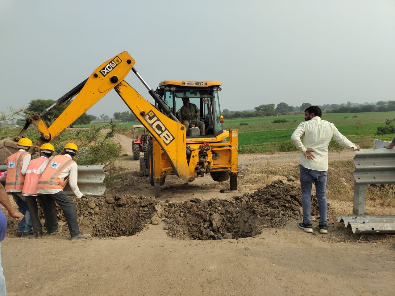 Ratlam NHAI Closed Unauthorized Cut