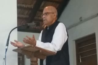 dr-parakala-prabhakars-did-special-lecture-on-democracy-crisis