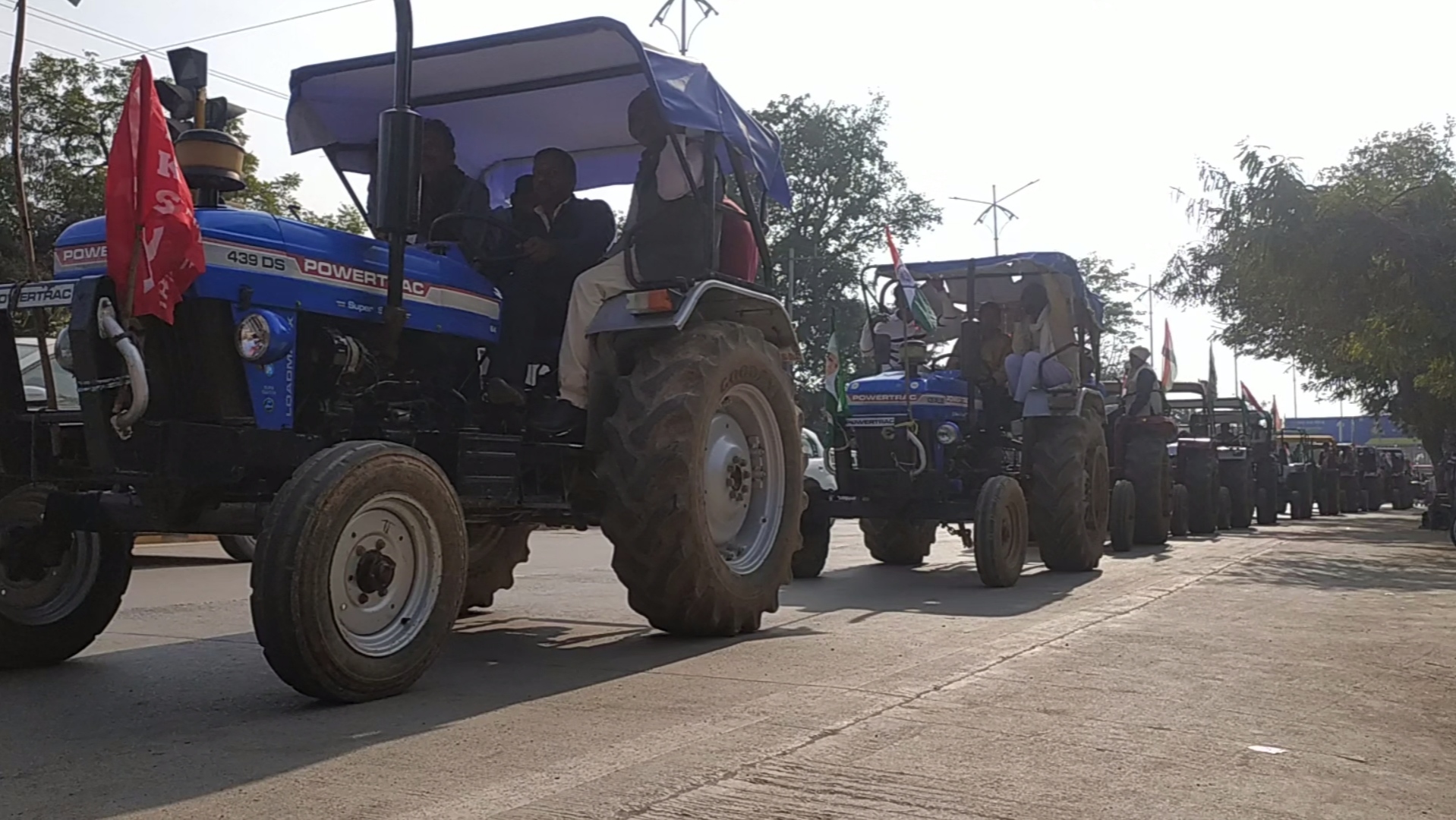 Rewa Farmers took out tractor march