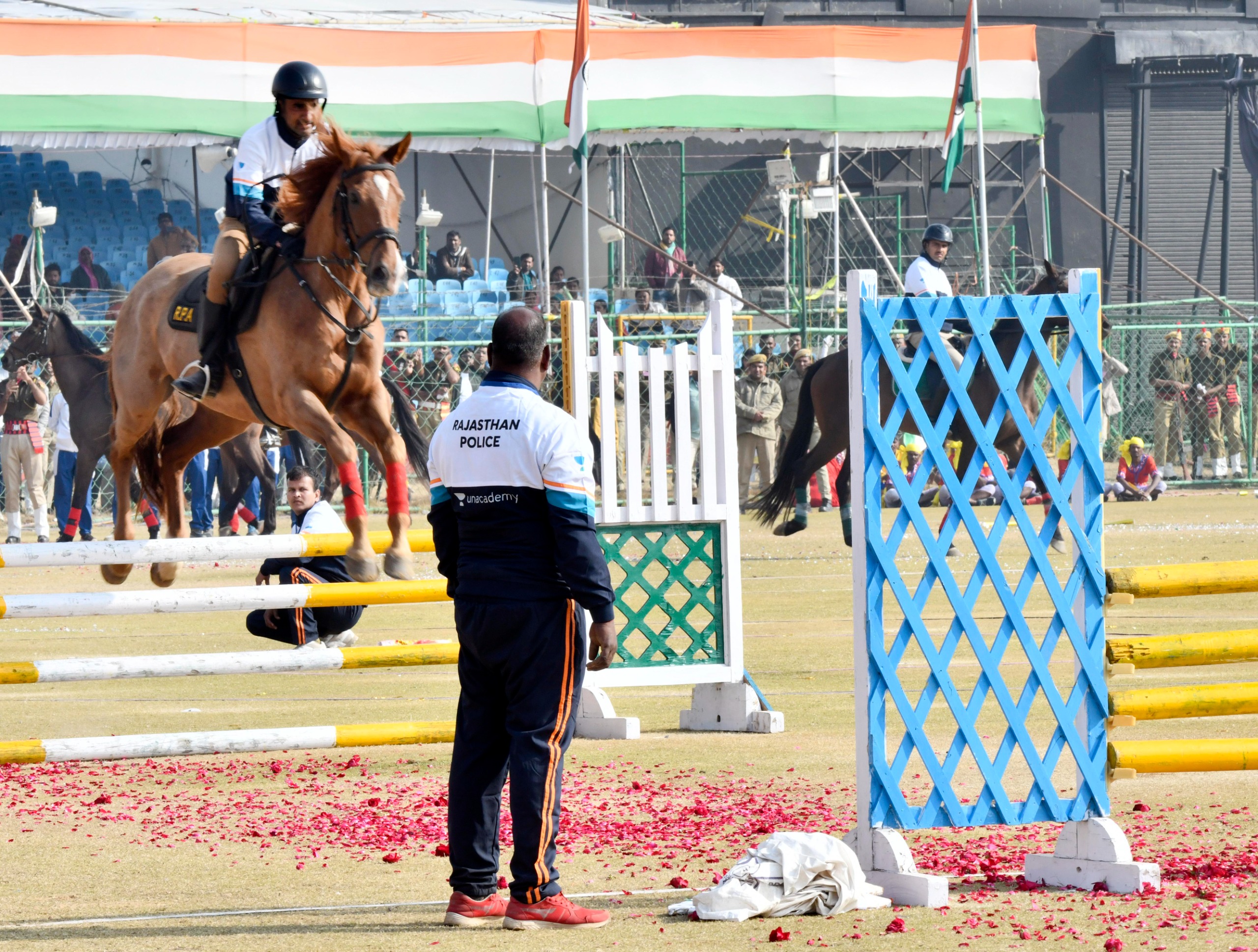 घुड़सवारी के साथ शौर्य प्रदर्शन