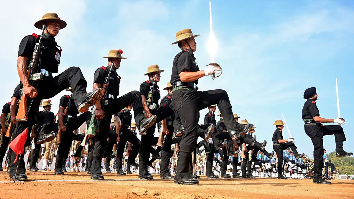 Army personnel take part in the full dress rehearsal for the Republic Day parade, at Manekshaw Parade Ground in Bengaluru on Friday.