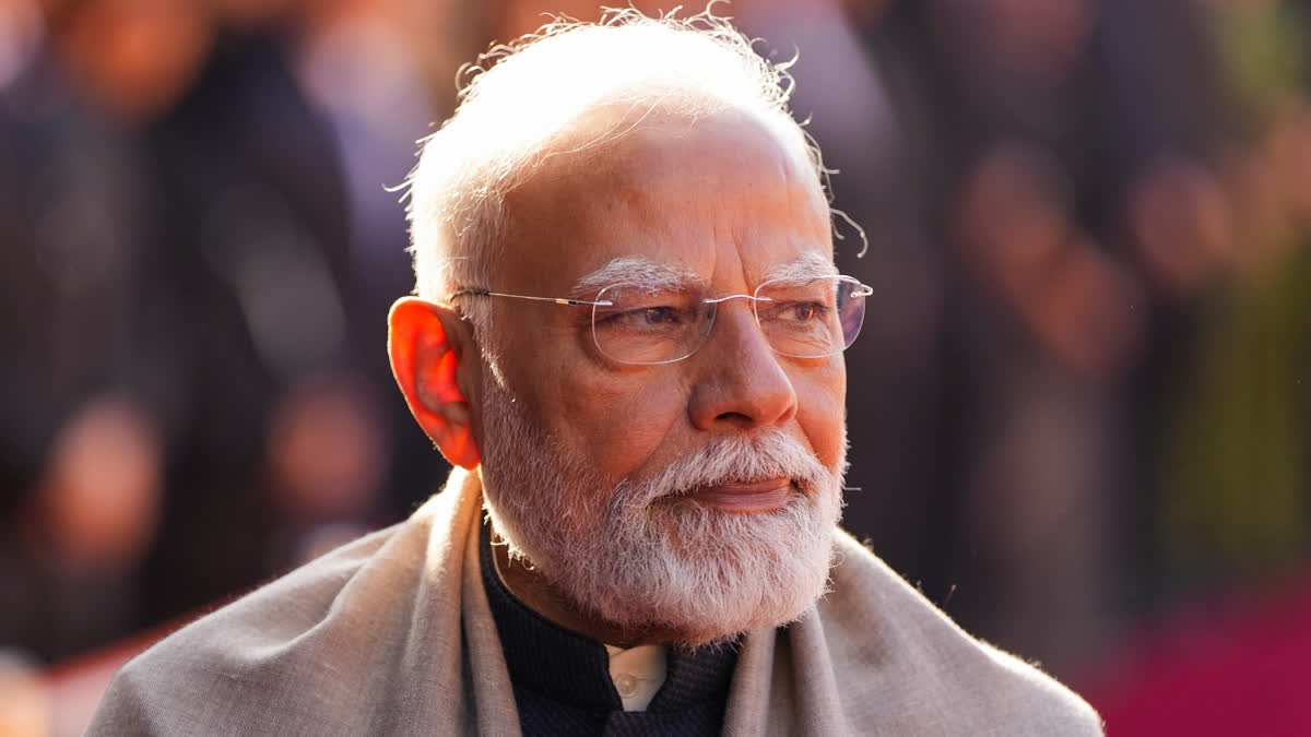 The PM Modi pays tribute to the commemorative monument of national war on the day of the Republic