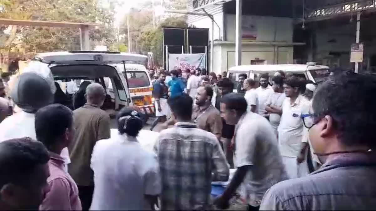 Kozhikkodu  wayanadu jim  26 member group  drive in beach