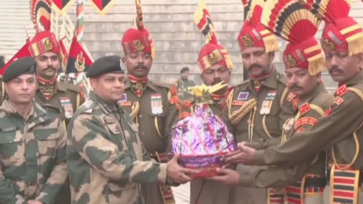 TRICOLOR Unfurl AT WAGAH BORDER