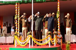 CM HOISTED FLAG IN DUMKA