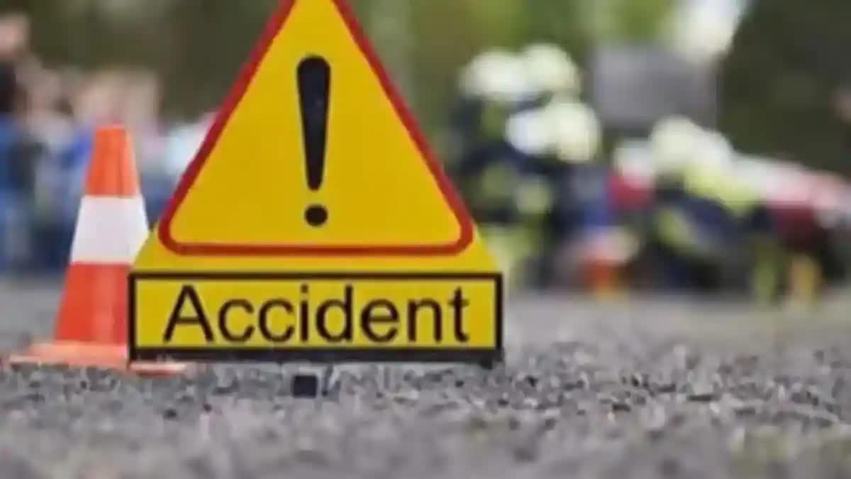 Road accident in Jamtara